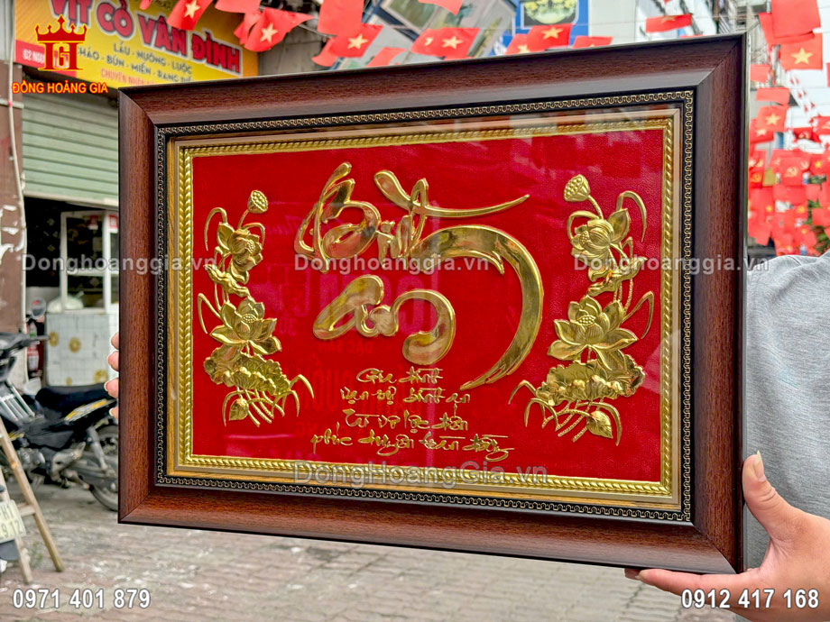 Đồng Hoàng Gia là địa chỉ chế tác tranh chữ bình an mạ vàng uy tín